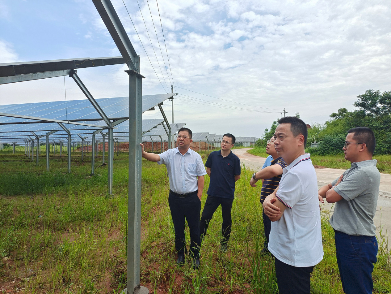 劉志剛帶隊考察華能湖南岳陽、兆邦陶瓷光伏項目